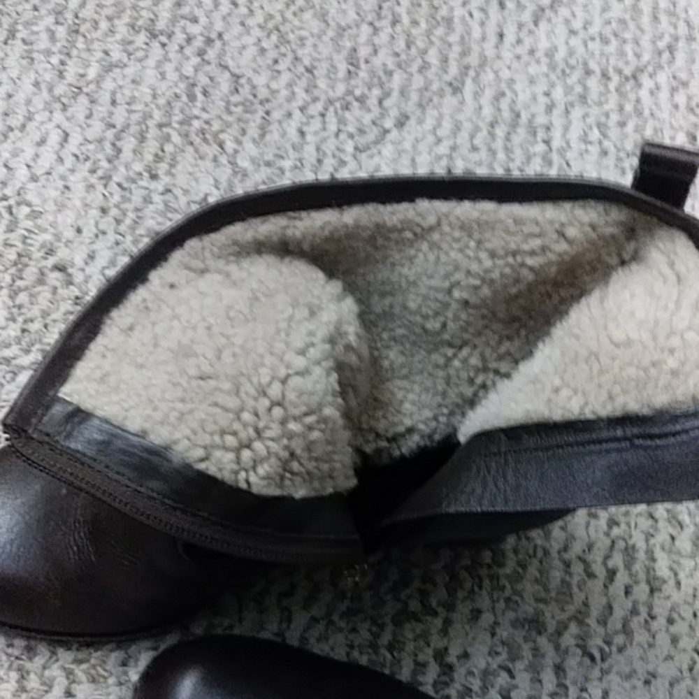 Shoes - Picture 7 of 8
